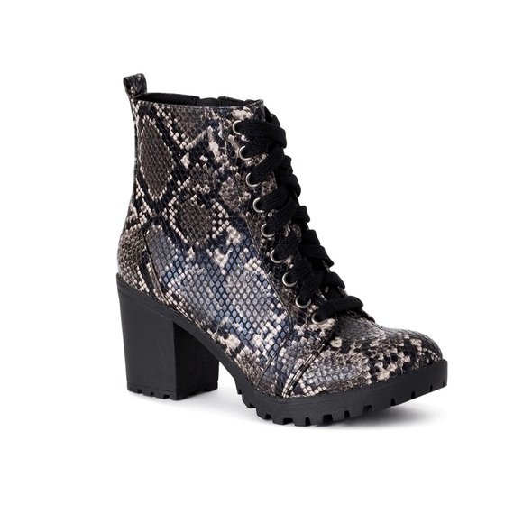 Time & Tru Stylish Black and Brown Lace-Up Ankle Boots With Side Zipper Size 9 - Picture 1 of 7